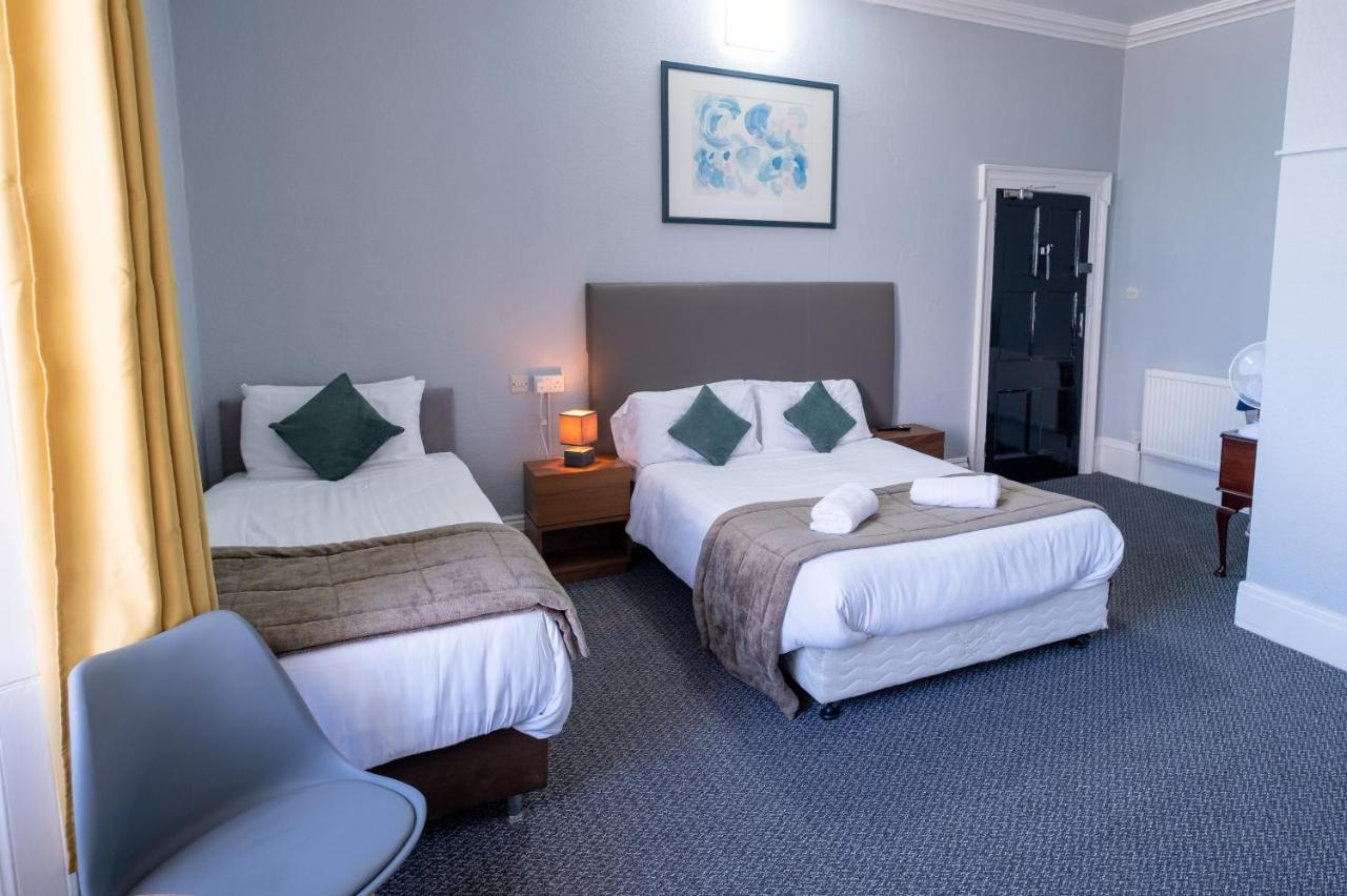 Royal Lion Hotel United Kingdom Buitenkant foto