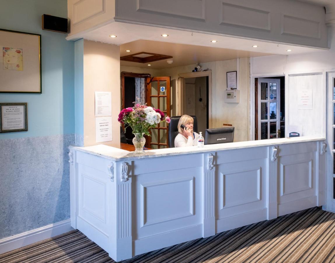 Royal Lion Hotel United Kingdom Buitenkant foto