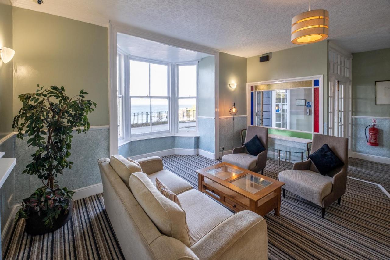 Royal Lion Hotel United Kingdom Buitenkant foto